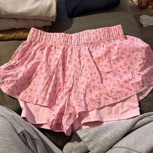 NWOT Blogilates Woven Ruffle Shorts Pink Floral